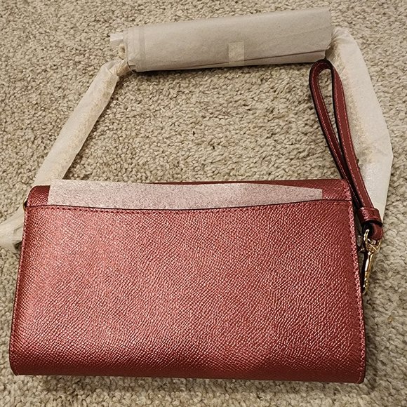 Coach Metallic Chain - Picture 3 of 6